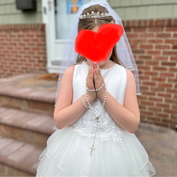 Communion or Flower Girl Dress (Off White) Girls Size 10 with veil and tiara - Picture 4 of 16